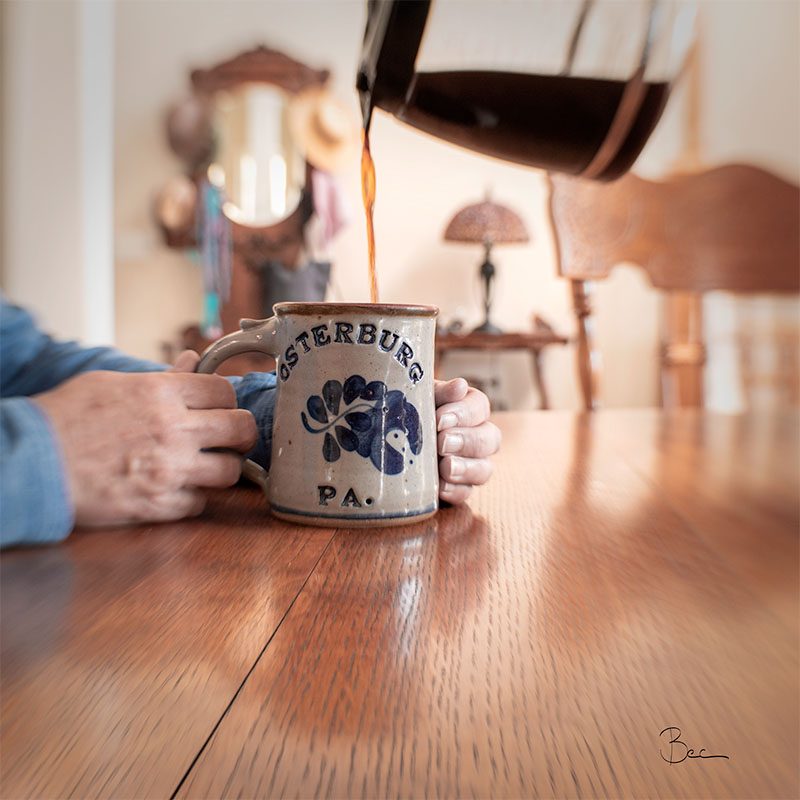 Coffee being poured into mug | Lensbaby Composer Pro Sweet 35